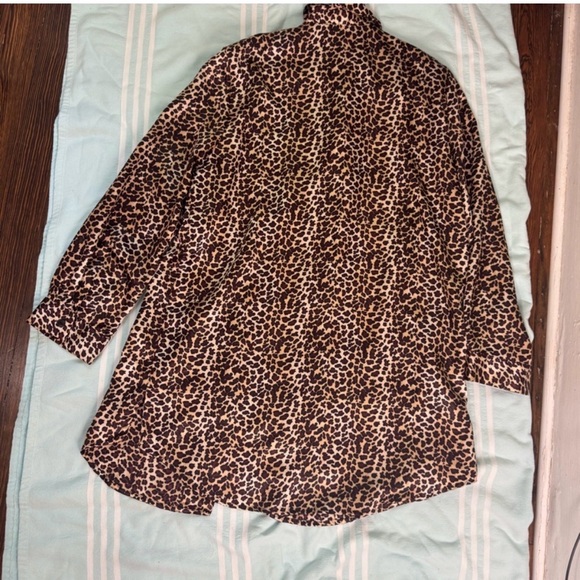 Valerie Stevens Leopard Print Blouse - Picture 2 of 4